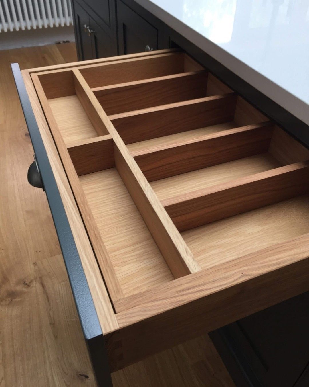 Wood cutlery drawer organizer insert with compartments
